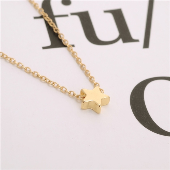 Tiny Star Dainty Penant Gold Necklace - Picture 2 of 4